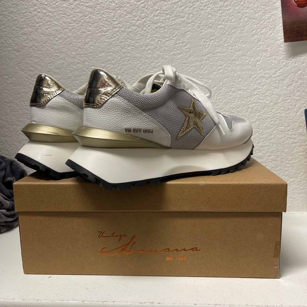 Vintage Havana size 9, “Major Wedge Grey White Running Shoe”